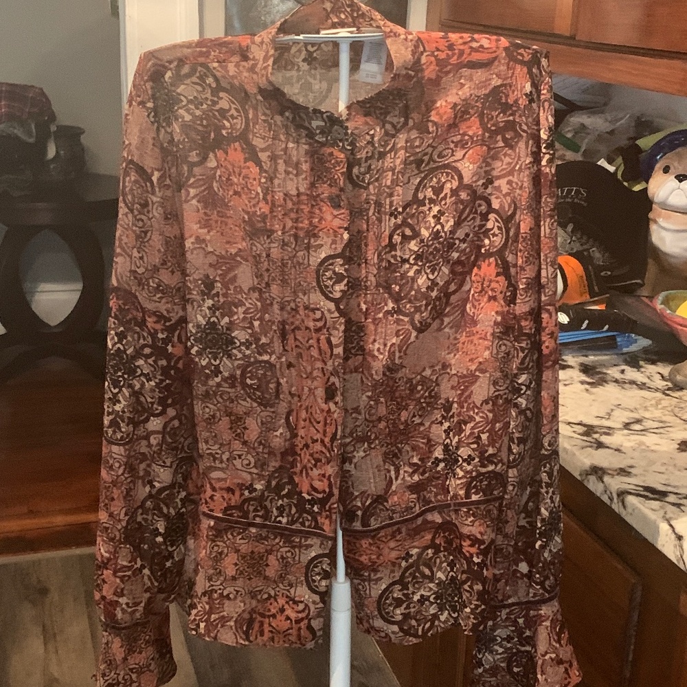 Emma James ruffle sleeve poly blouse.very gently worn